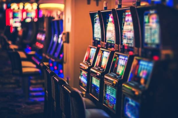 American Roulette wheel and betting table layout on ska888 live casino